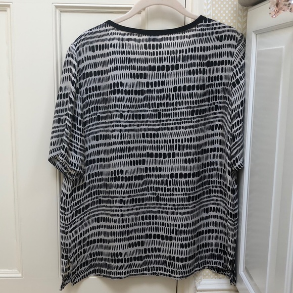 VINCE Black and White Short-Sleeve Blouse - Picture 5 of 6